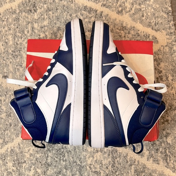 💙NIKE Court Borough Mid 2 (GS) White/Blue Void-Signal Blue Size 4Y💙 - Picture 8 of 12